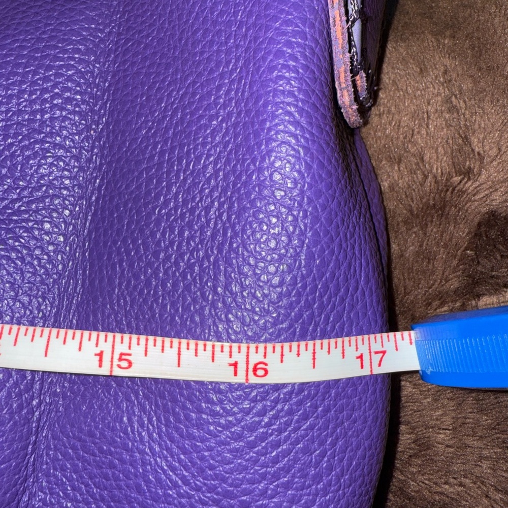 Elegant Purple Leather Tote Handbag with Gathered Detail - Picture 8 of 9
